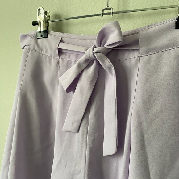 Aritzia Sunday Best | EUC High Waisted Flowy Westley Shorts in Lavender Size 4 - Picture 3 of 9